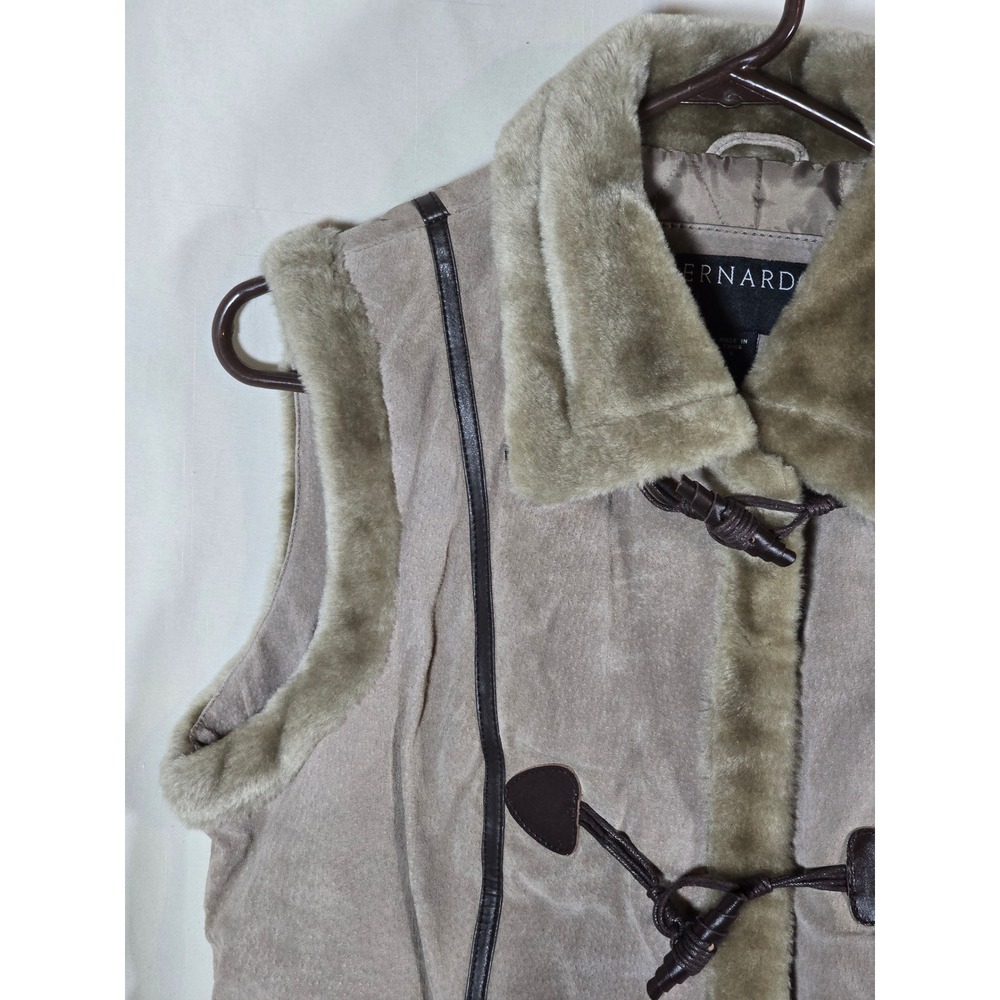 NWT Bernardo Suede Faux Fur Trim Womens Taupe Duffle Vest‎ Jacket Small